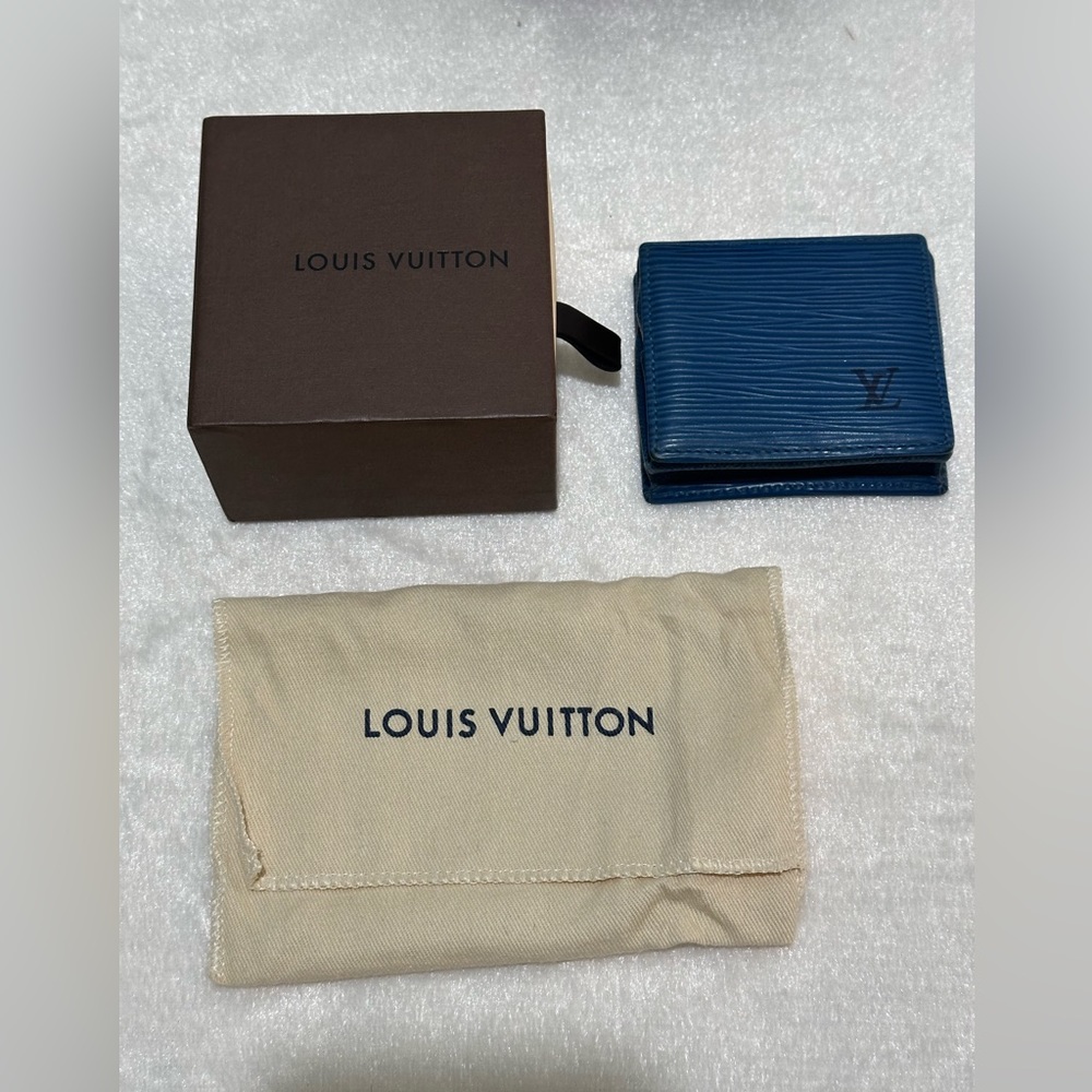Louis Vuitton Porte Monaie Boite coin case in Blue Epi w/dust bag and gift box